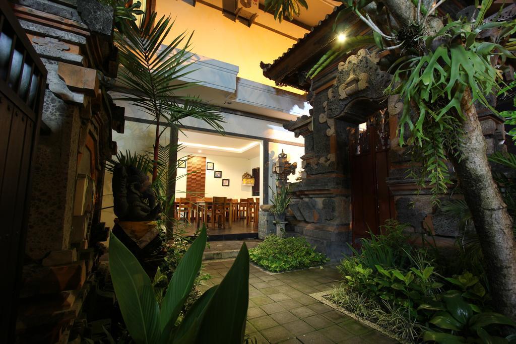 Surya Inn Kuta Lombok Exterior foto